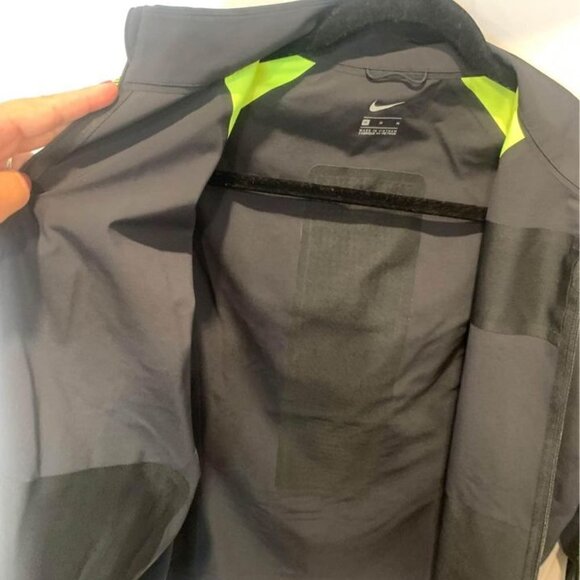 NIKE dry fit lightweight jacket. Full zip. Size medium. Neon/black. Back… - Picture 10 of 11